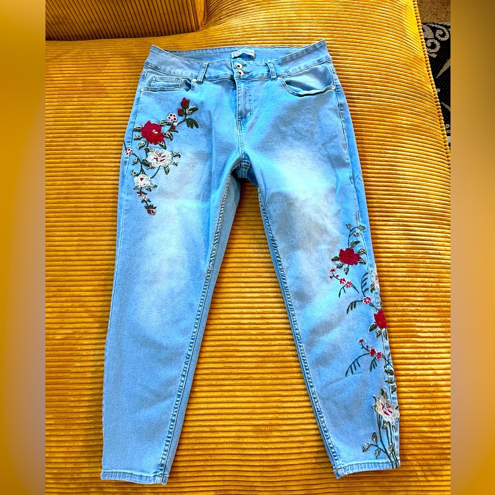 Straight leg fit blue jeans with embroidered floral red/pink pattern worn once